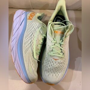 Hoka Clifton 8 Mint and Orange Running Shoes worn 1 time! Size 11 1/2 like new!✨